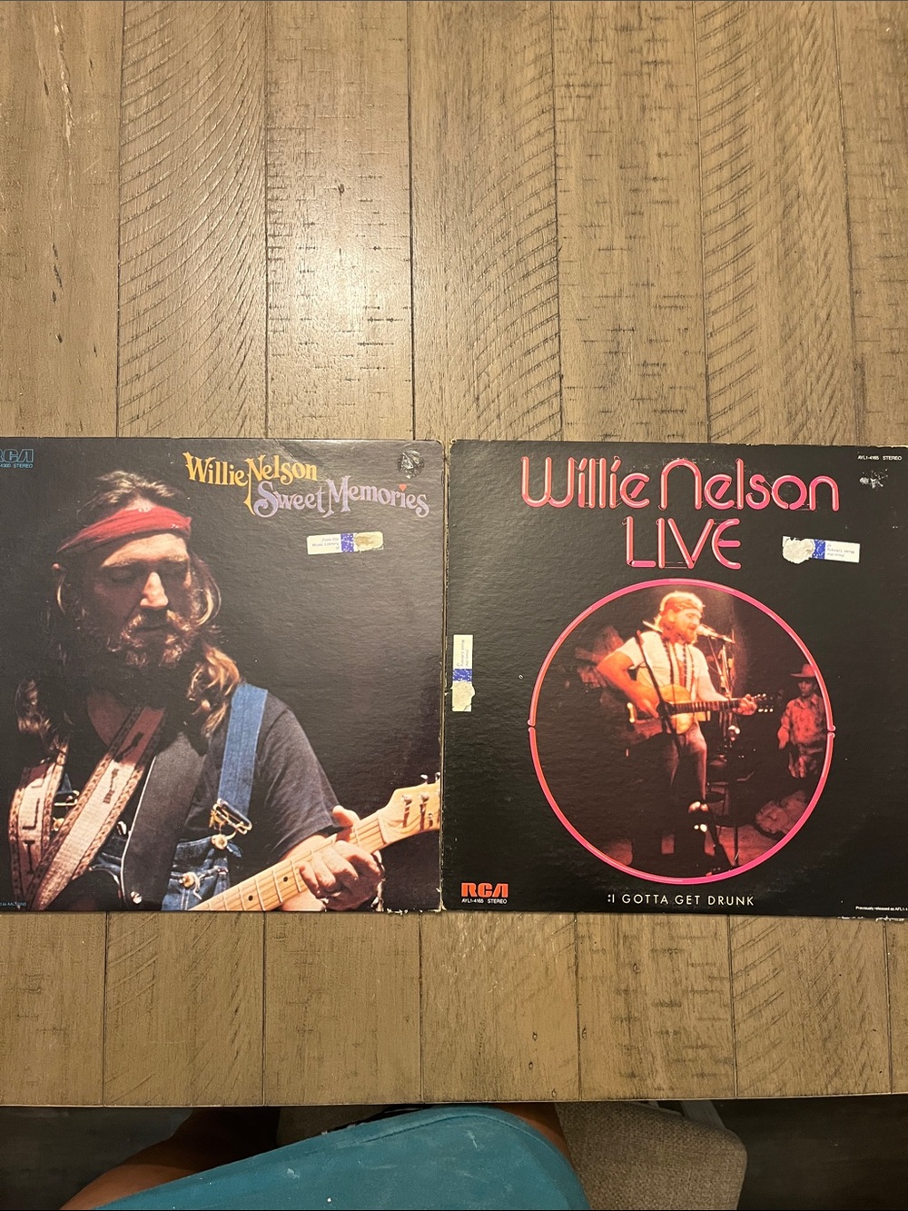 Willie Nelson Live Vinyl Album - Black & Red